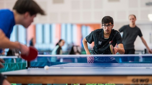Racketlon student competing